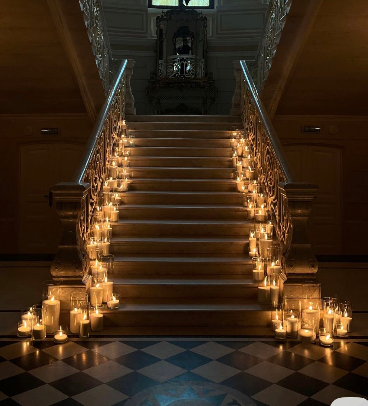 Set 10 pezzi di cilindri in vetro per allestimenti scenografici - Usato