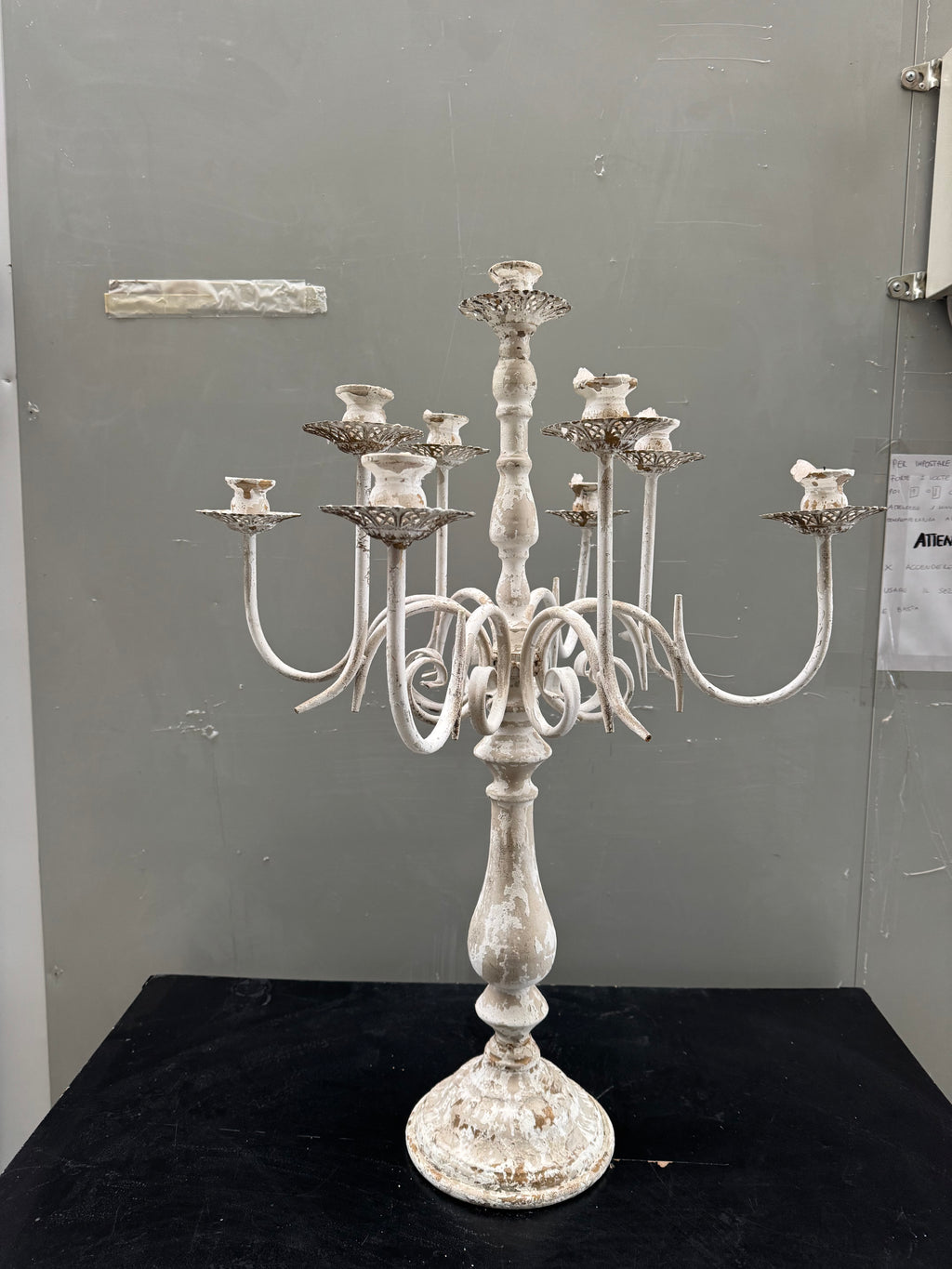 Candelabro 9 braccia bianco decapè in ferro – stile shabby chic, H80 cm - Usato