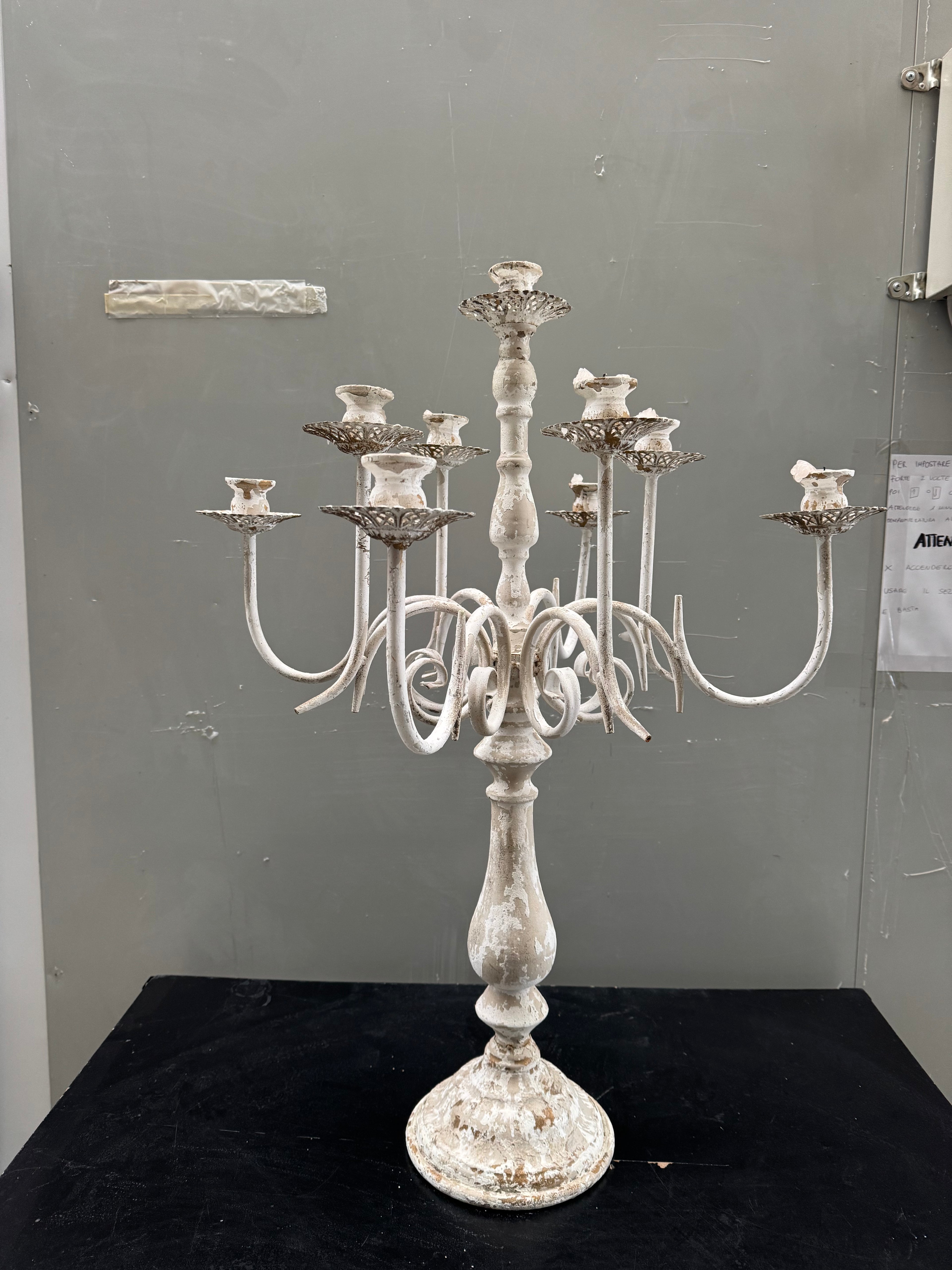 Candelabro 9 braccia bianco decapè in ferro – stile shabby chic, H80 cm - Usato