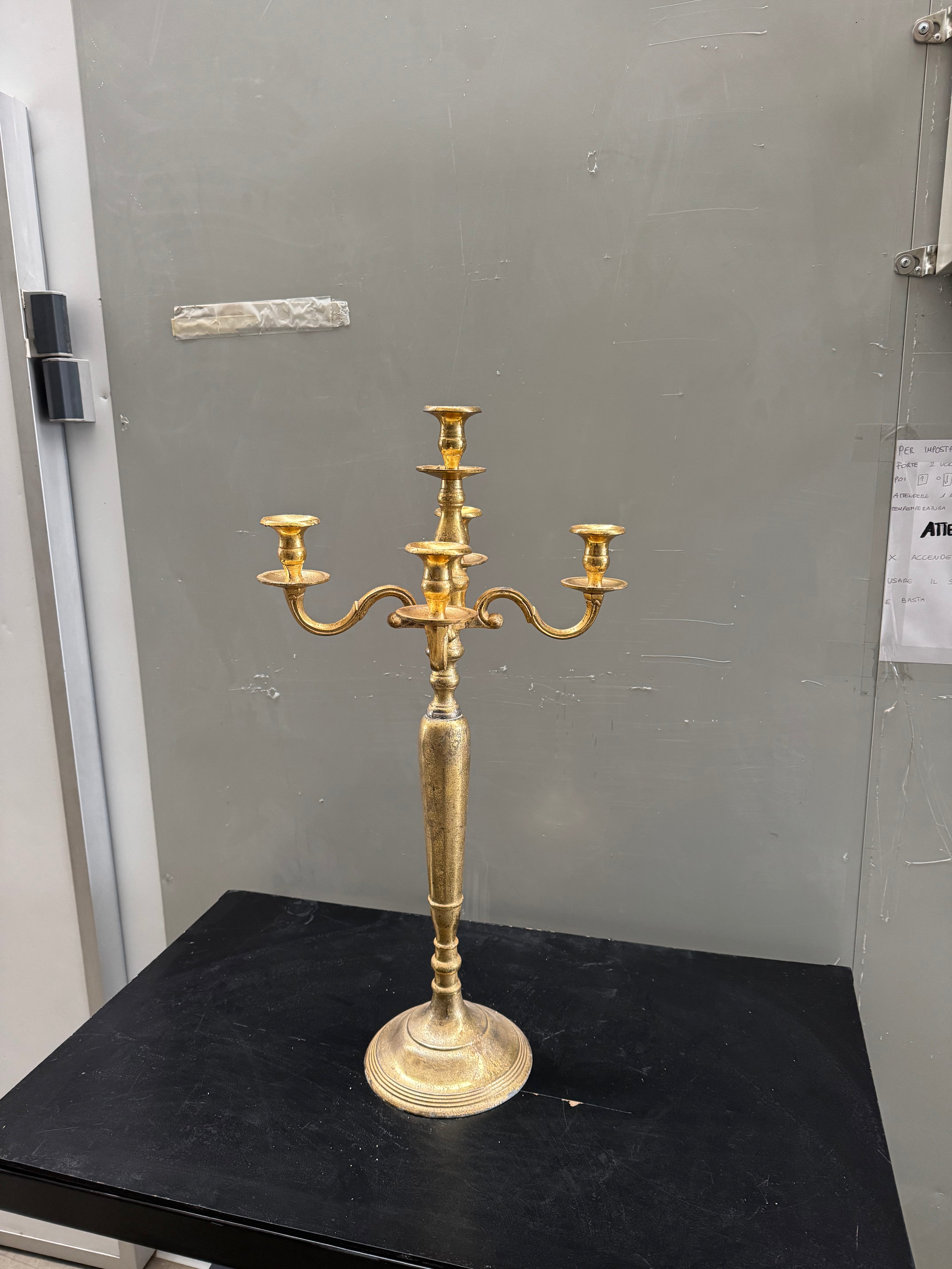 Candelabro 5 braccia oro – in metallo, H80 cm D32 cm – stile elegante classico - Usato