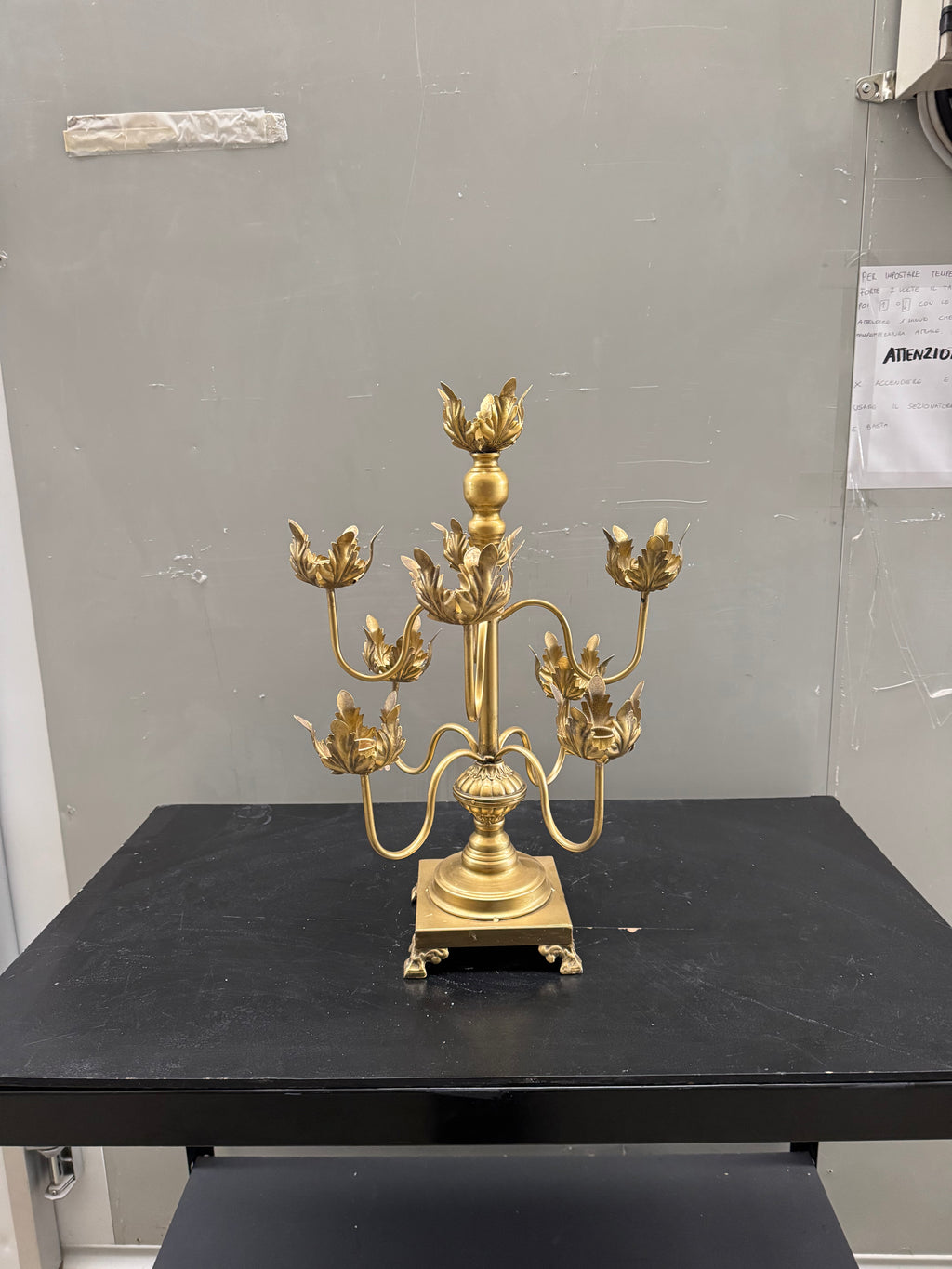 Candelabro oro 9 braccia con decori basso – H58 cm, D43 cm - Usato