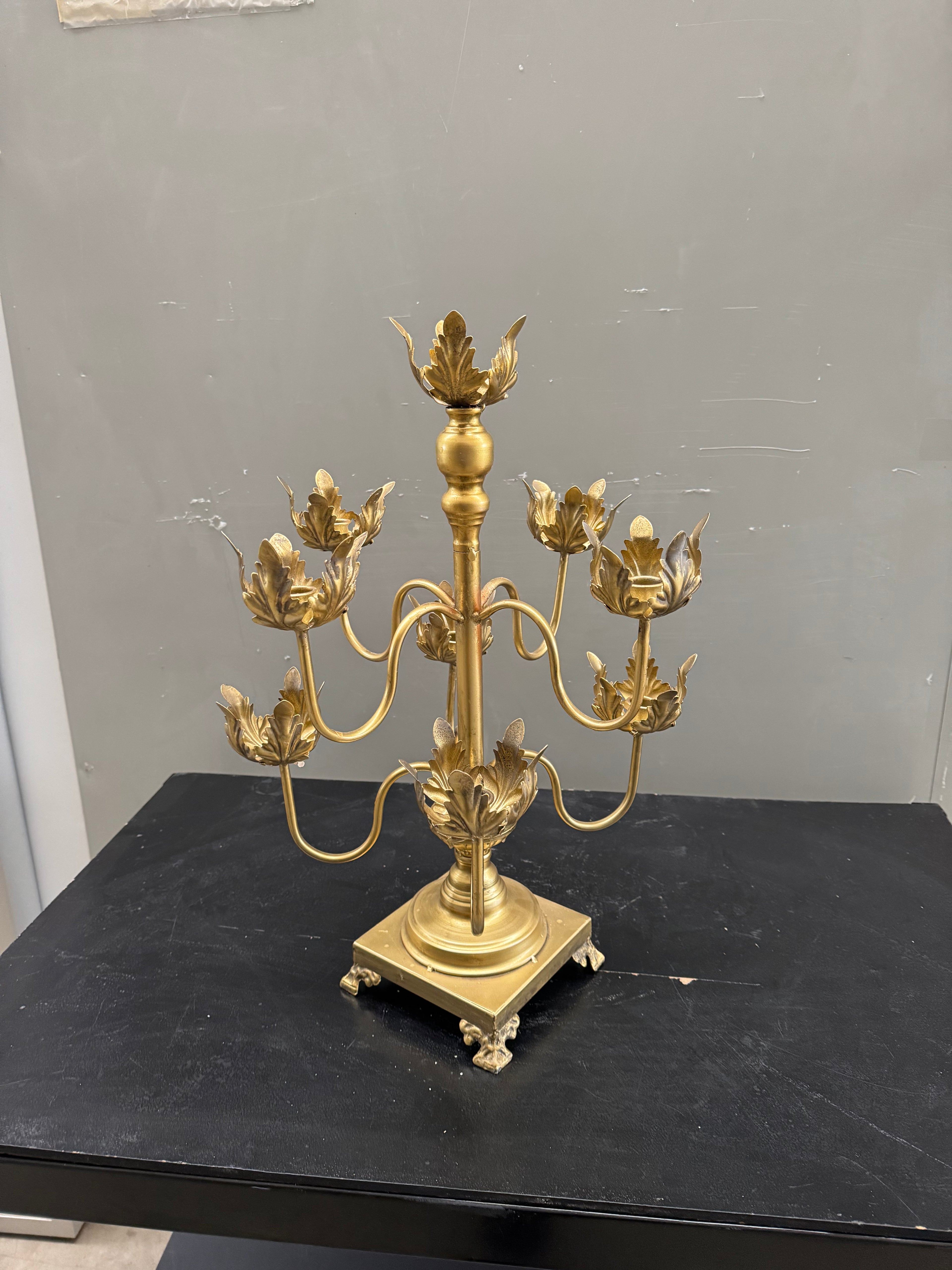 Candelabro oro 9 braccia con decori basso – H58 cm, D43 cm - Usato
