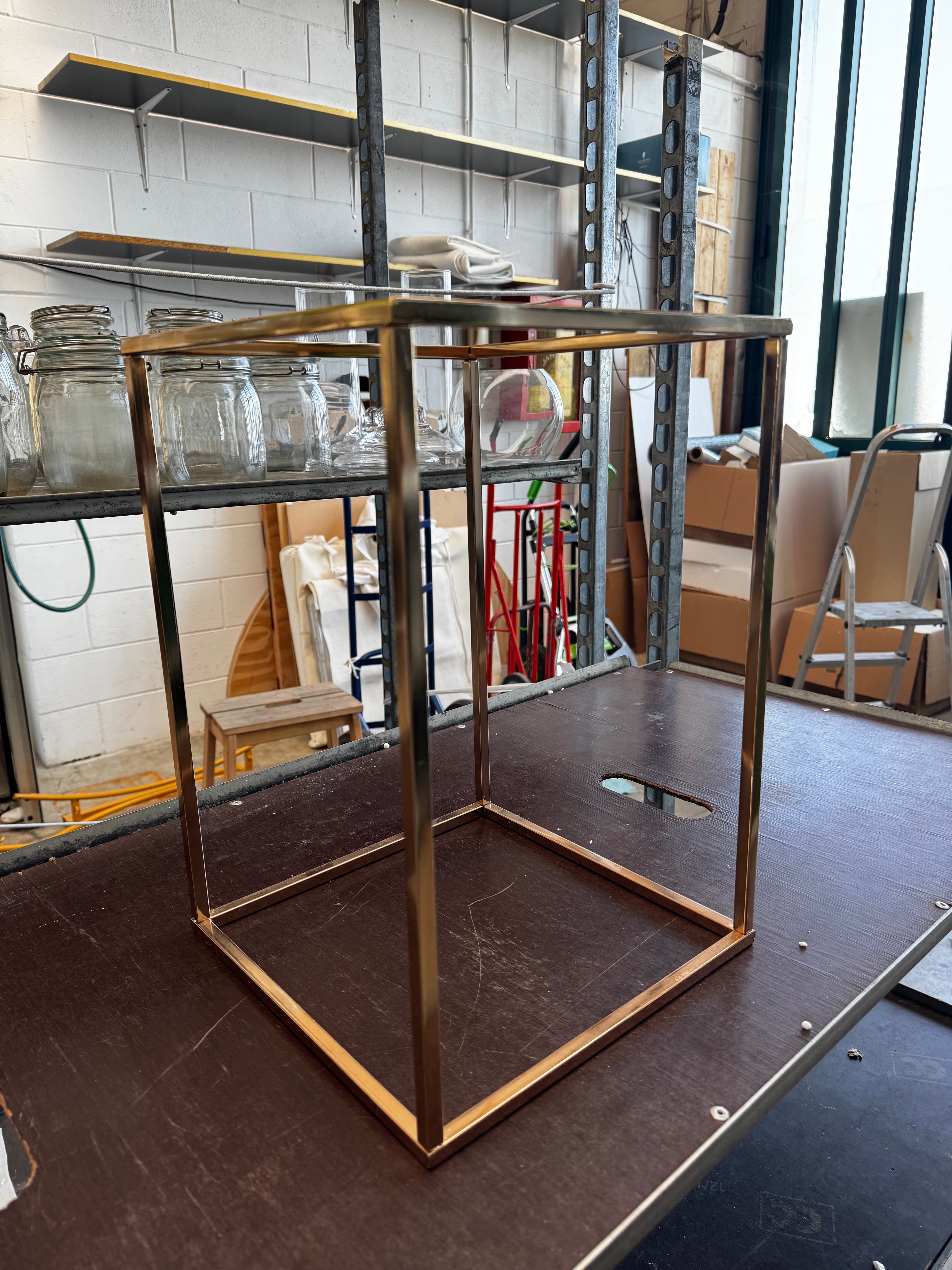 Set 4 pezzi - Alzatine decorative in metallo 40cm x 28,5cm x 28,5 cm  - Usato