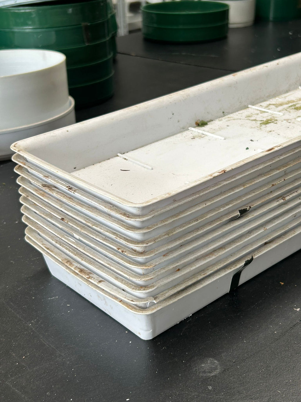 Sottovaso per balcone esterno – 60x15 cm – usato