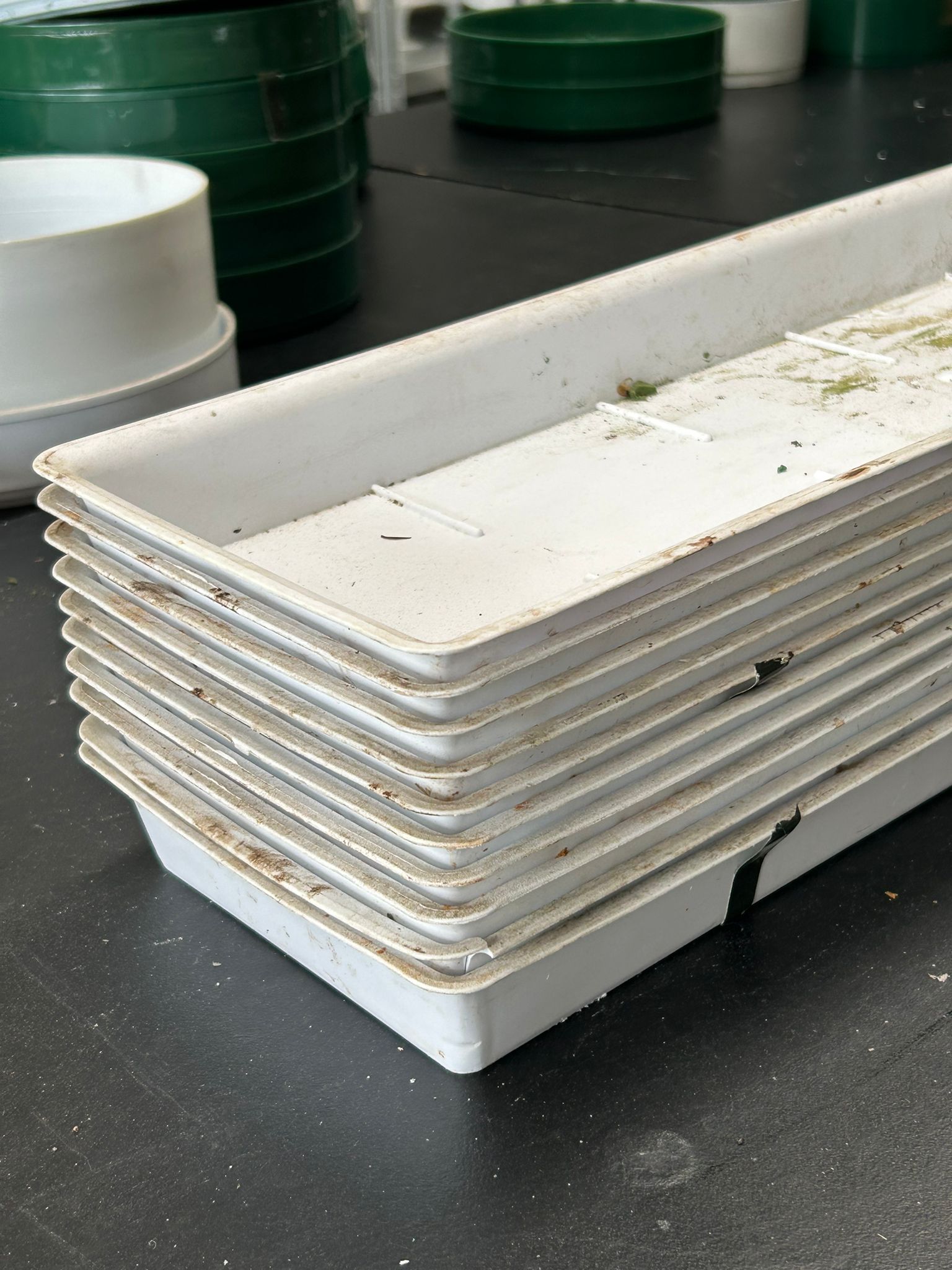 Sottovaso per balcone esterno – 60x15 cm – usato