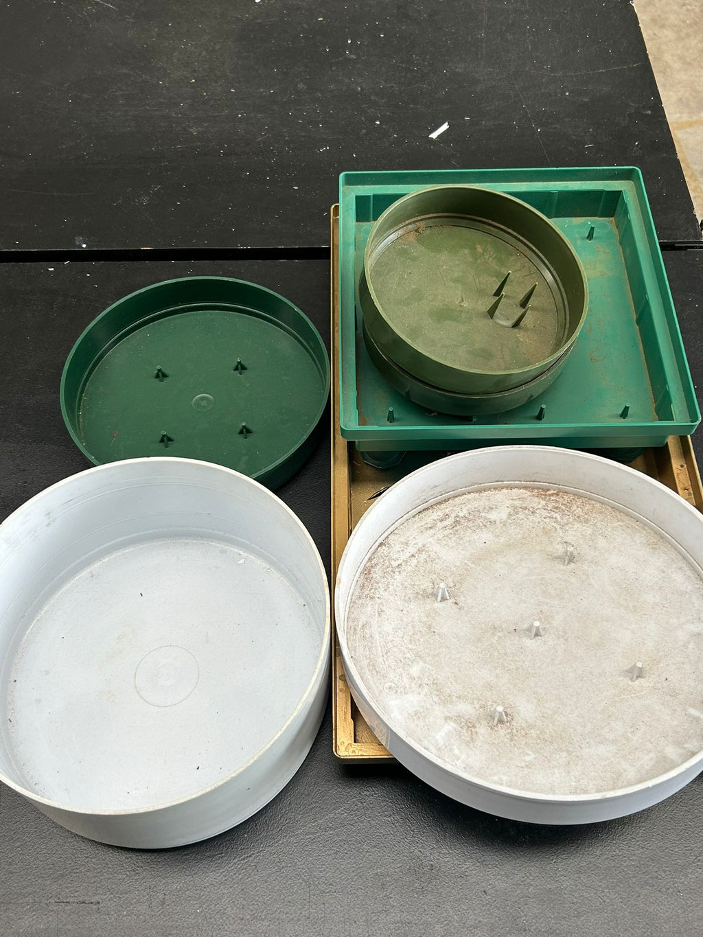 Set ciotole portaspugna varie forme e dimensioni – usato