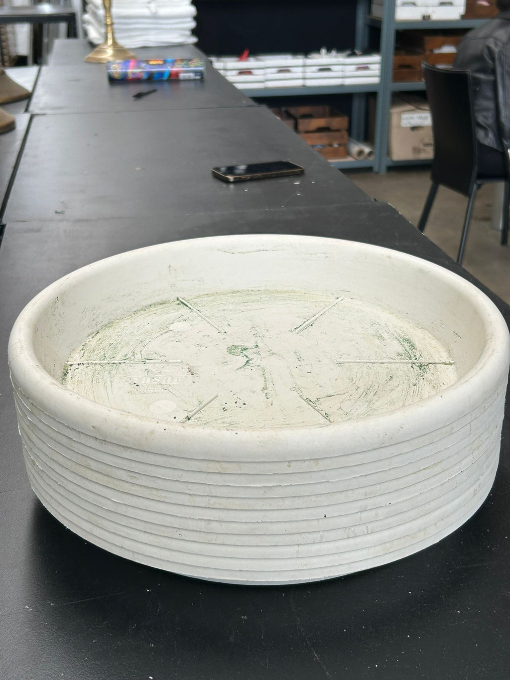 Ciotola rotonda bianca portaspugna / sottovaso – Ø28 cm H5 cm – usato