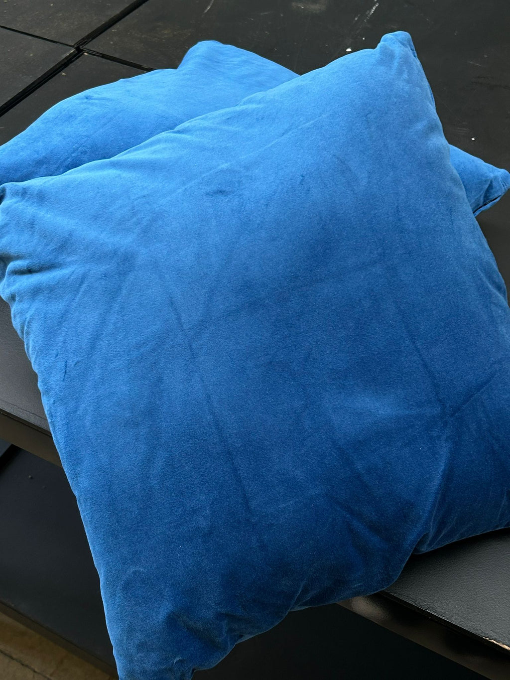 Cuscino in Velluto Blu -usato