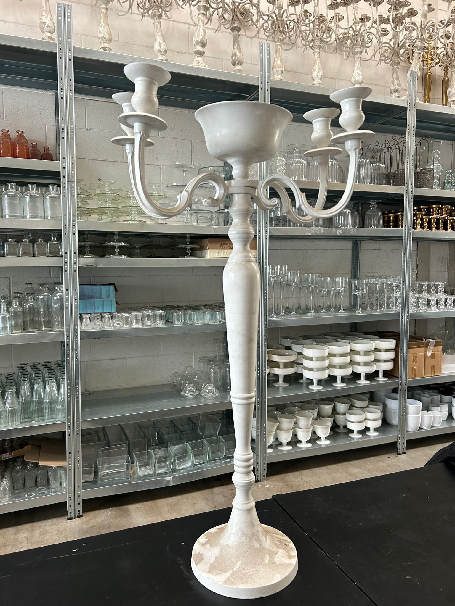 Candelabro 4 braccia bianco – H88 cm D45 cm – in ferro - usato