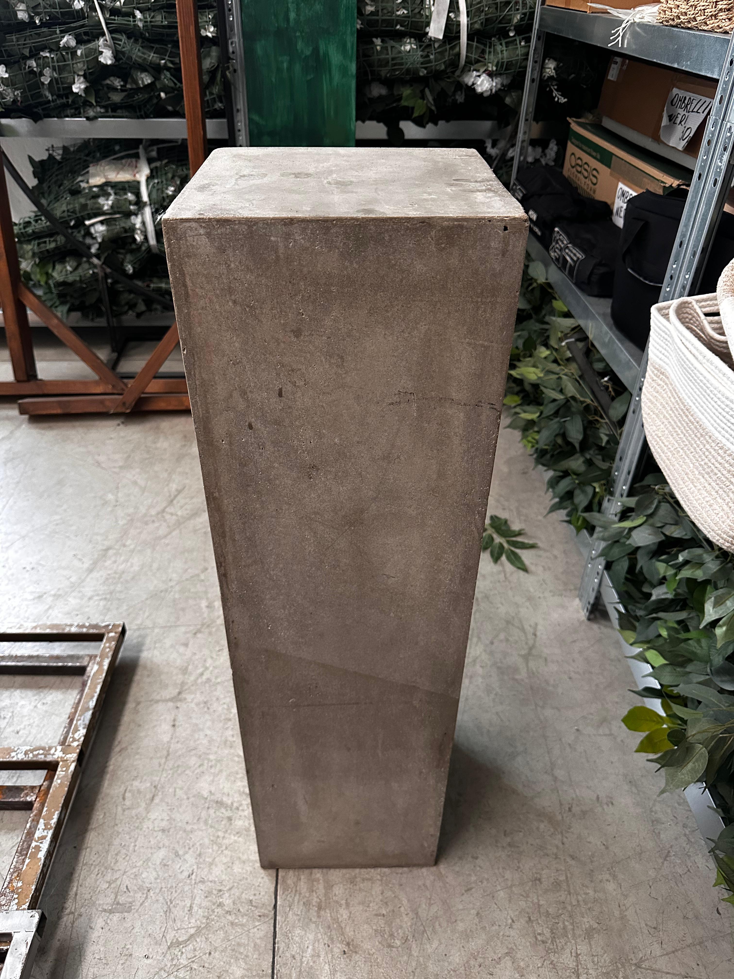 Pilastro / Alzata in cemento – H110 cm Base 28 cm – usato