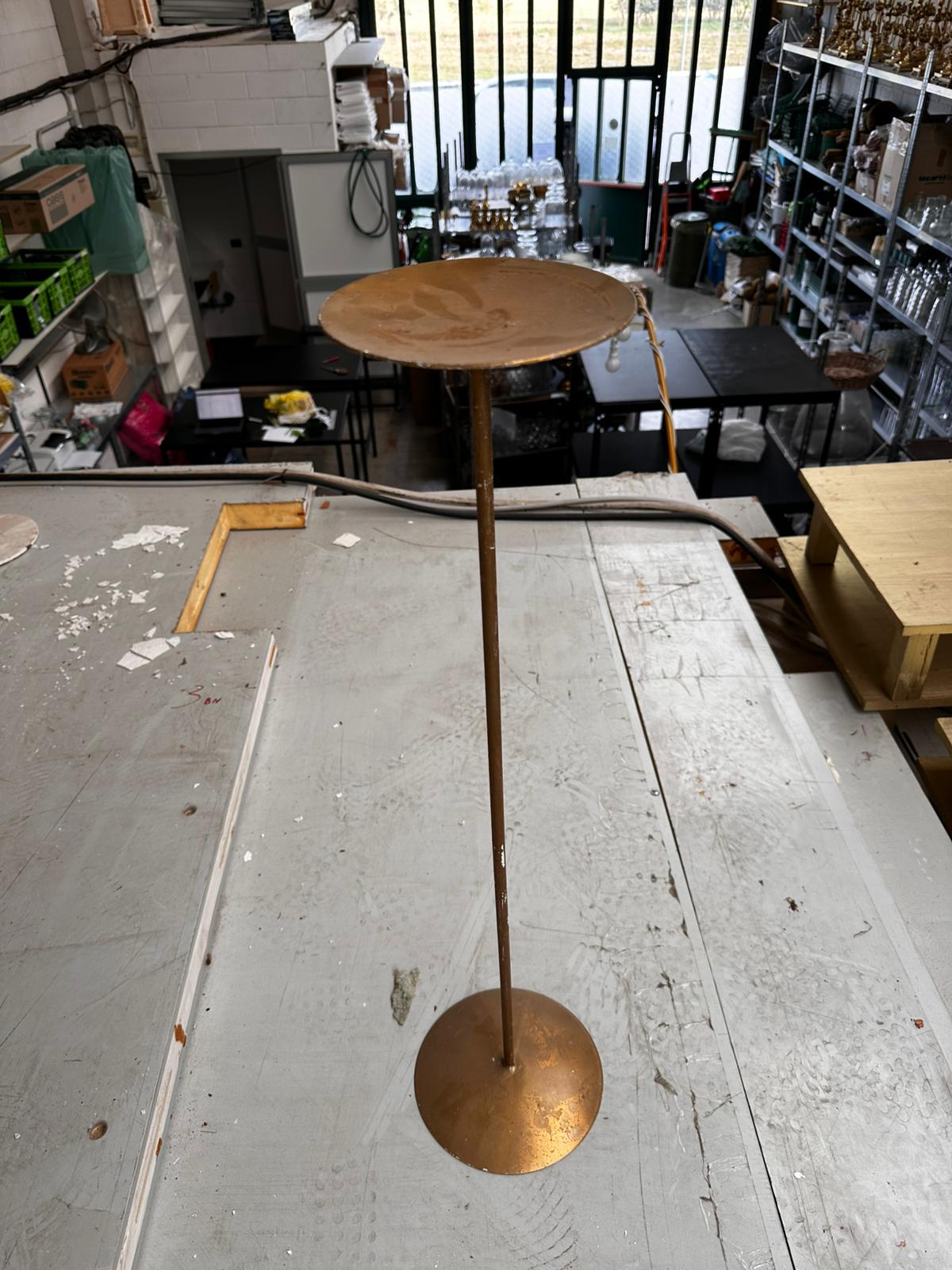 Alzata in ferro oro – H80 cm – Base D20 cm – usato