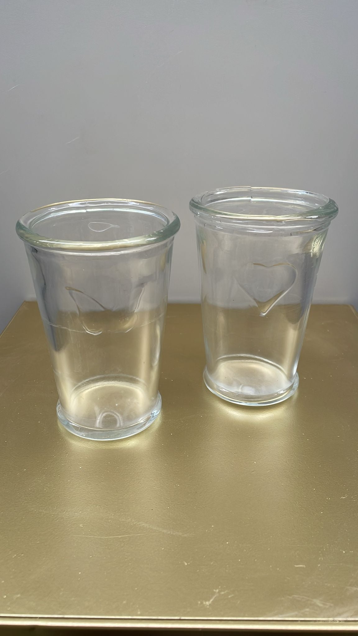 Bicchiere in vetro trasparente fantasia mista – H12 cm D8 cm – usato