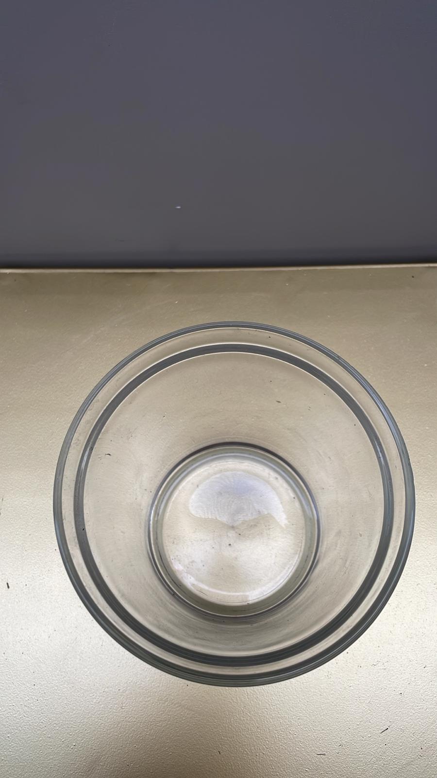 Vaso in vetro trasparente cilindrico – H13,5 cm D12,5 cm – usato