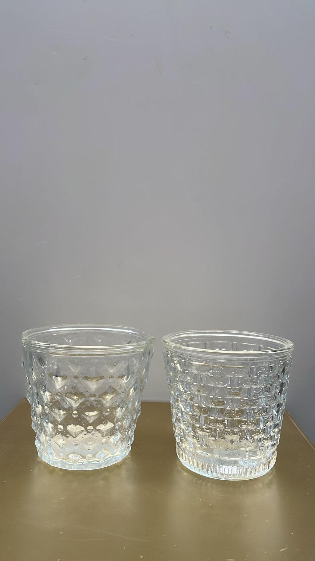 Portacandela in vetro trasparente lavorato – H10 cm D10,5 cm – fantasia mista - usato