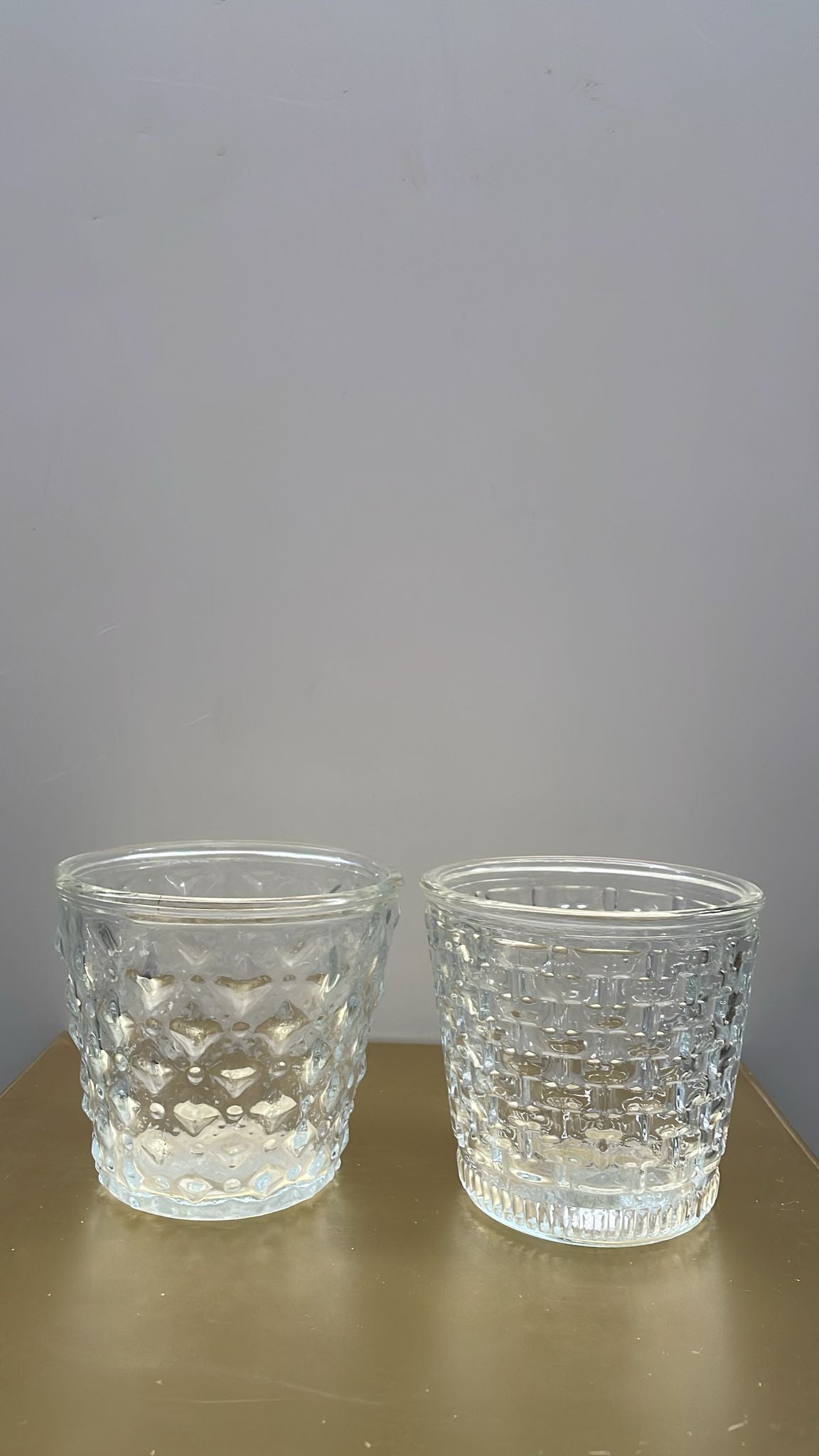 Portacandela in vetro trasparente lavorato – H10 cm D10,5 cm – fantasia mista - usato