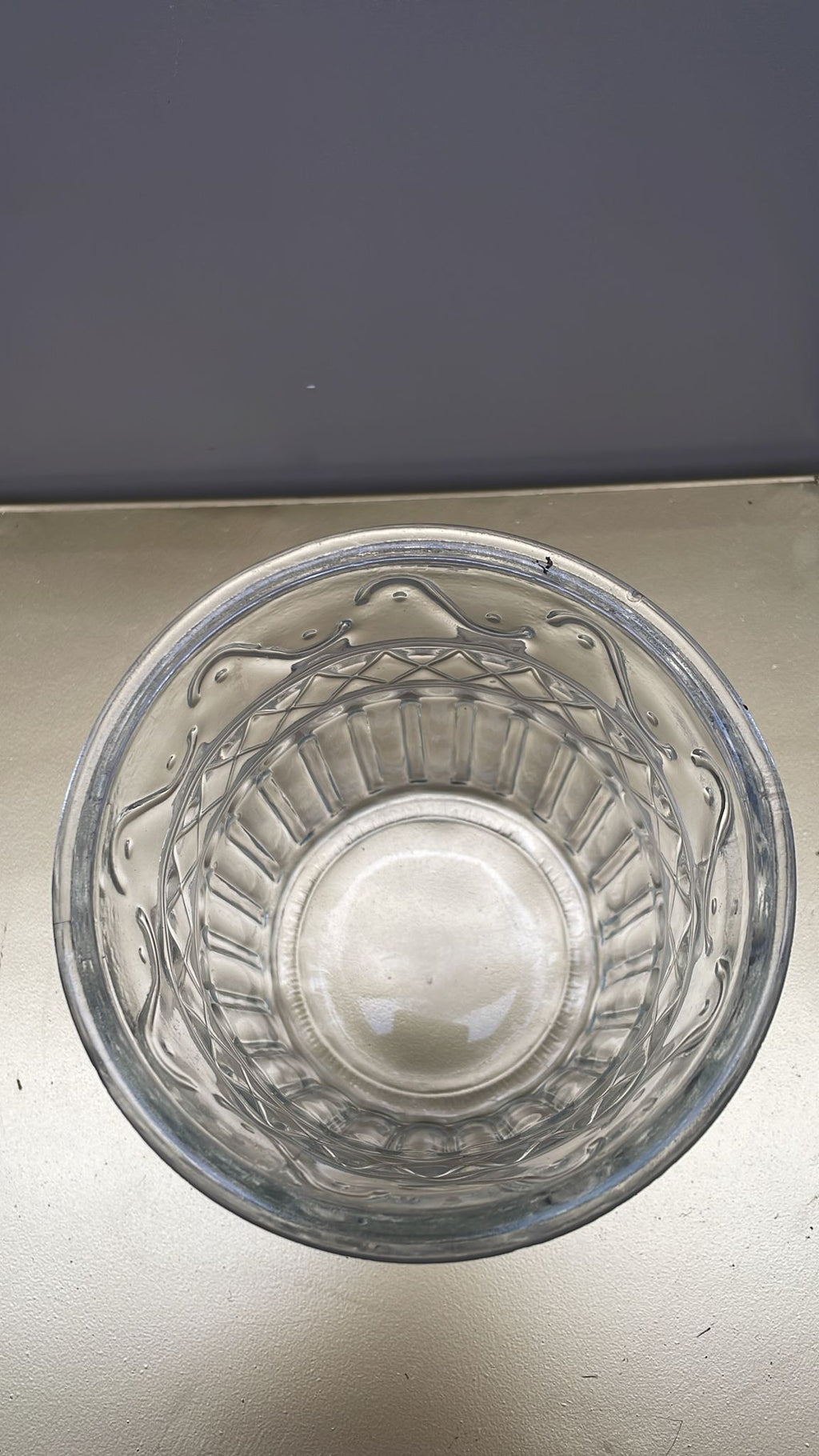 Vaso in vetro trasparente decorato – H15 cm D13,5 cm – usato