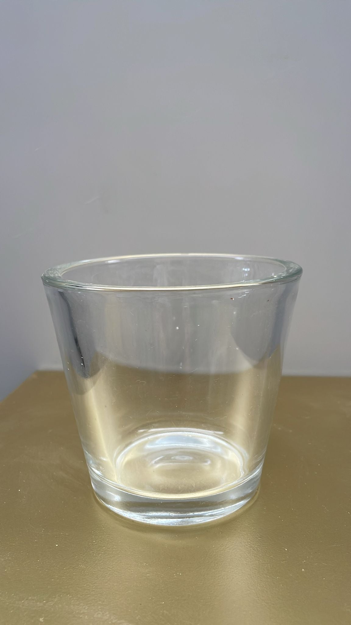 Vaso in vetro trasparente liscio – H11 cm D12 cm – usato