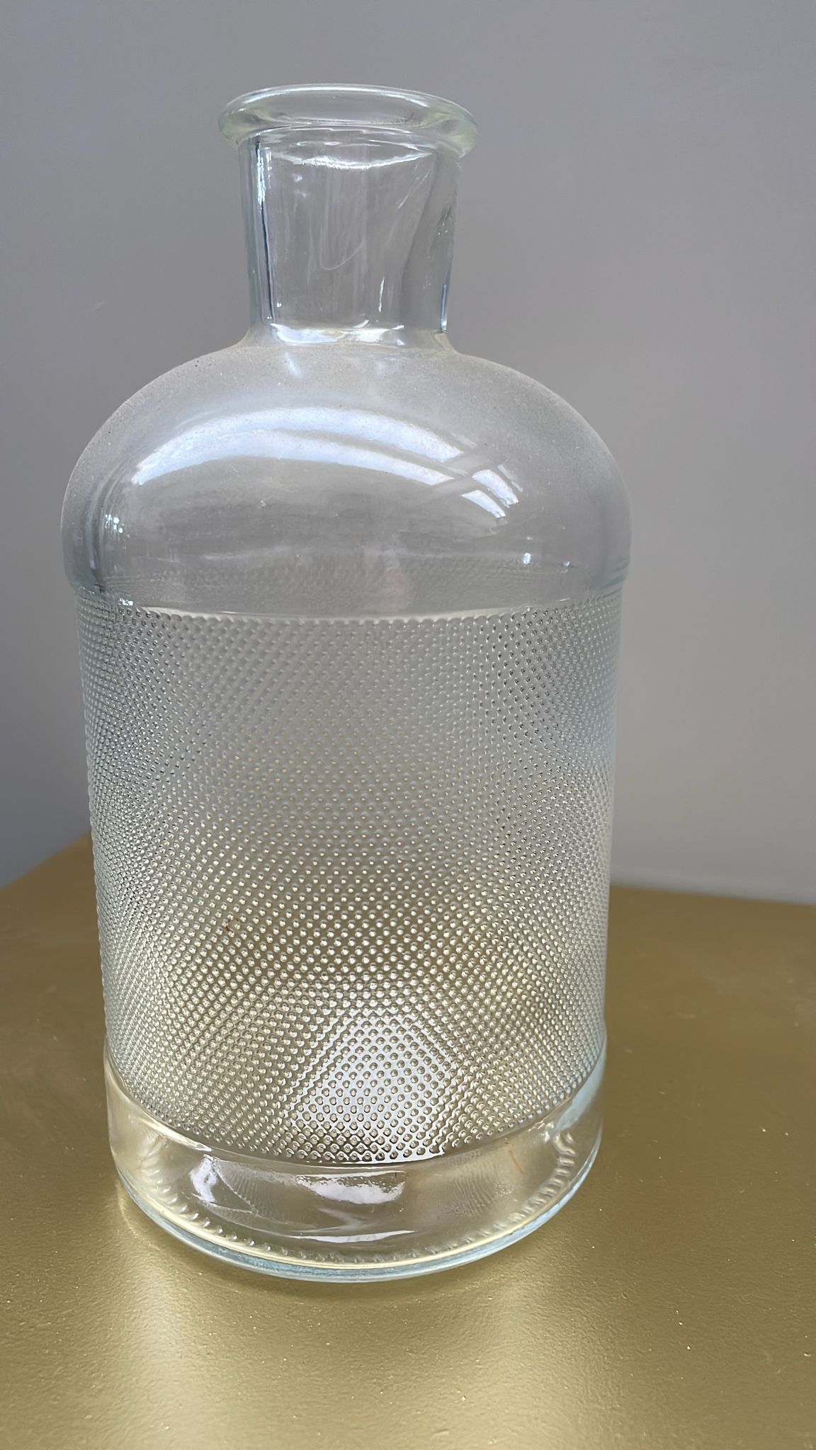 Bottiglia in vetro satinato con texture  a puntini – H20,5 cm D10 cm - usato