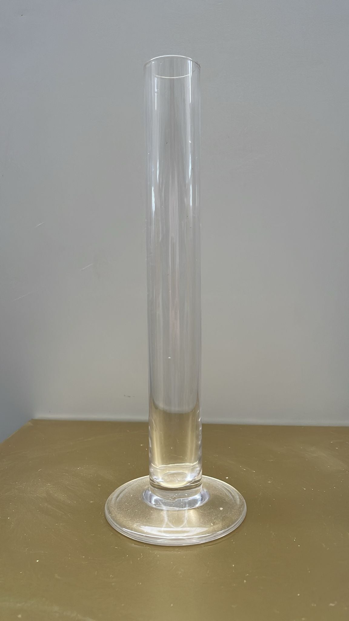 Vaso cilindrico alto in vetro trasparente con base – H25 cm D8 cm – usato