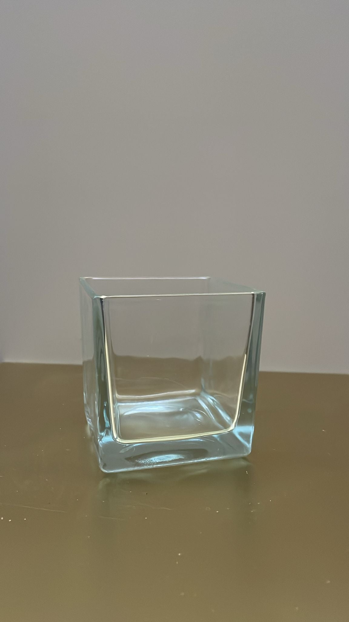 Vasetto cubico in vetro trasparente – H8 cm L8 cm – usato