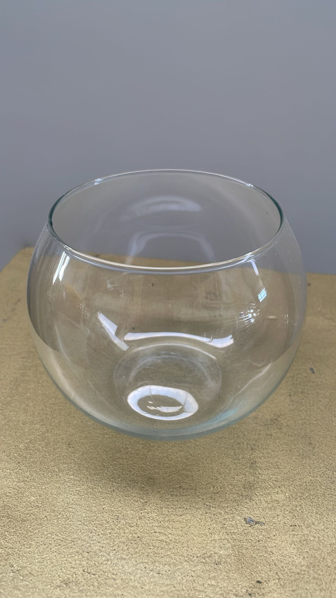 Vaso sfera vetro trasparente – D13 H13 cm – usato