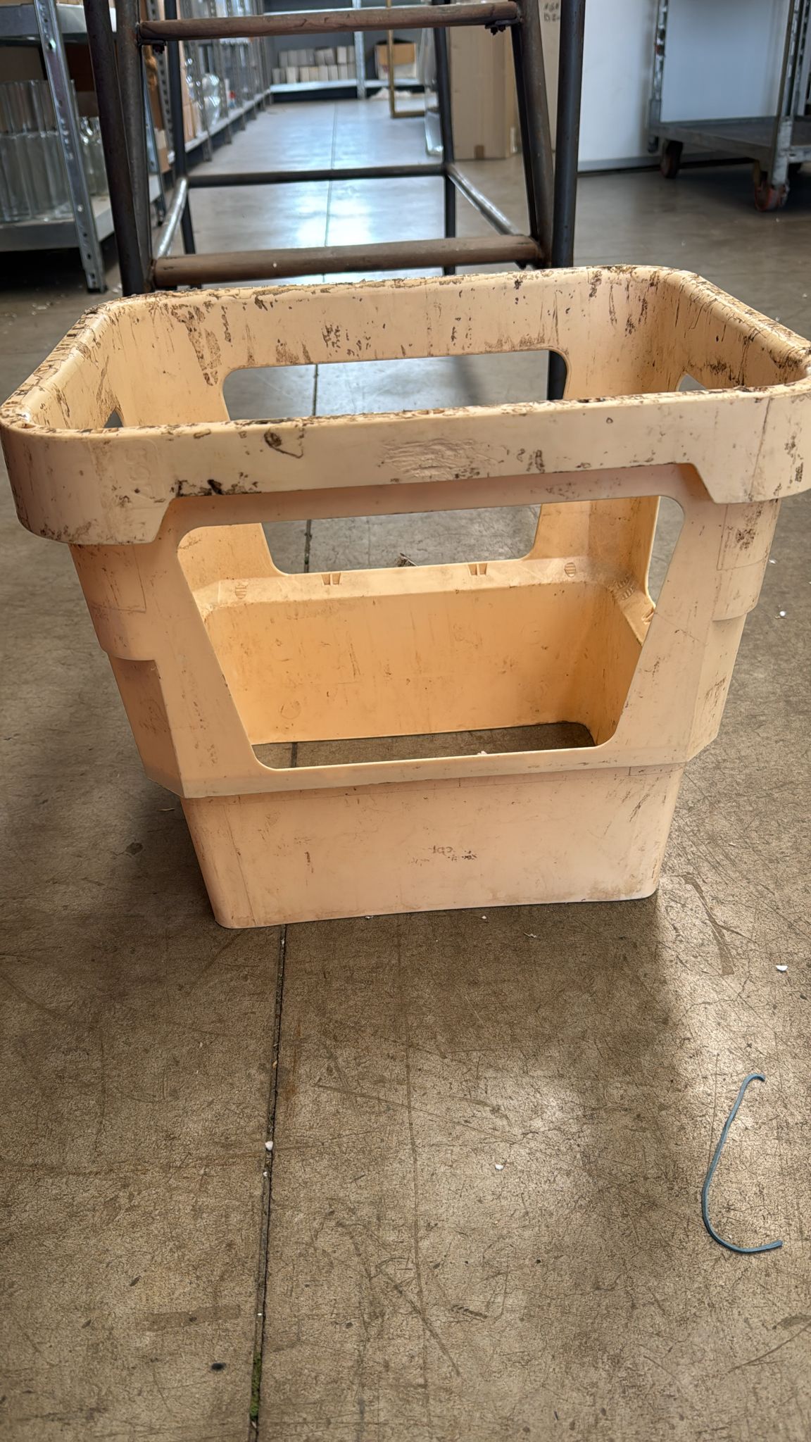 Alzata per mastello da fiorista - Compatibilità: mastello 39 x 26,5 x 34 cm - Usato