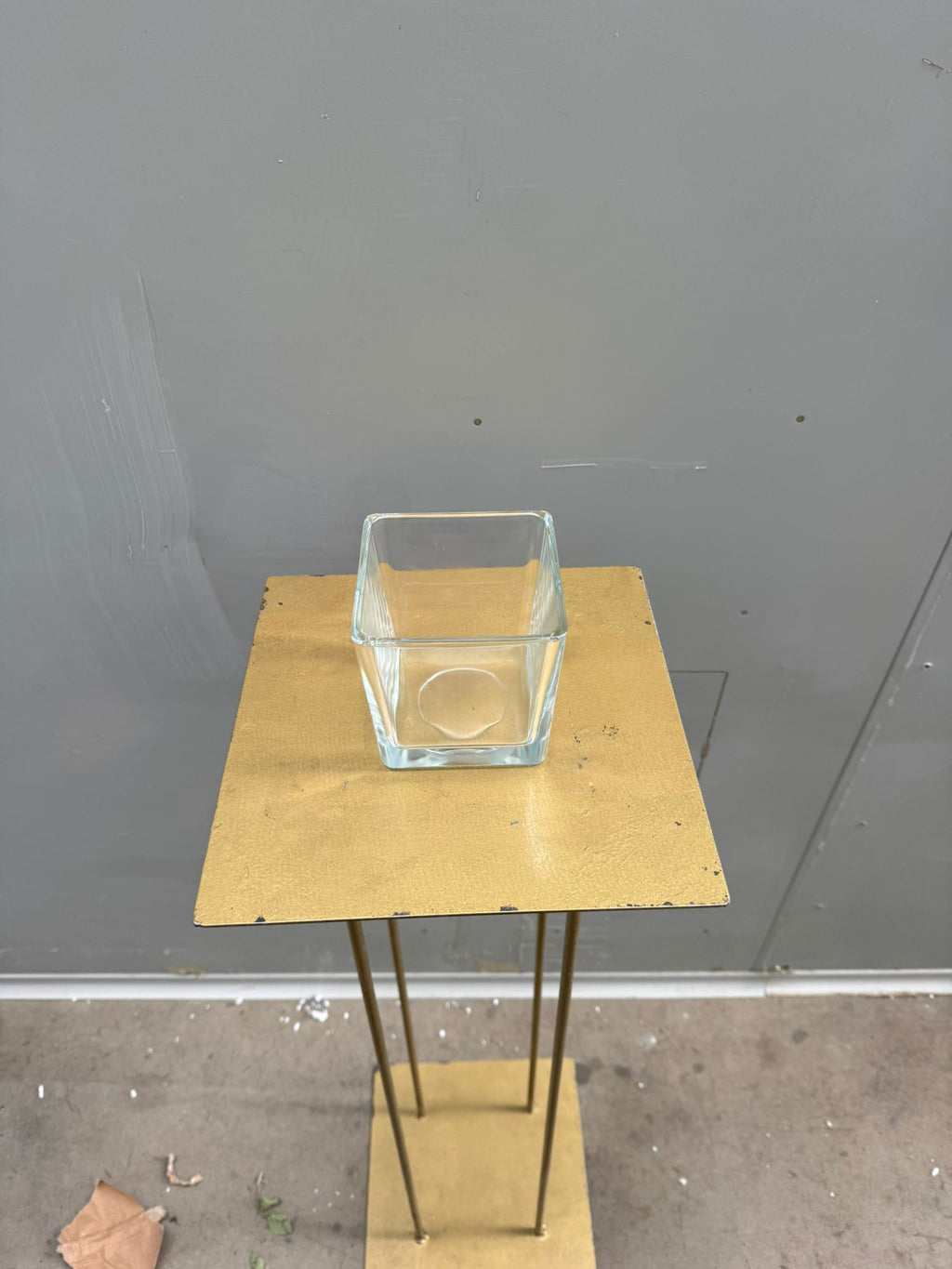 D - Vasetto cubico in vetro trasparente – H10cm L10 cm – usato
