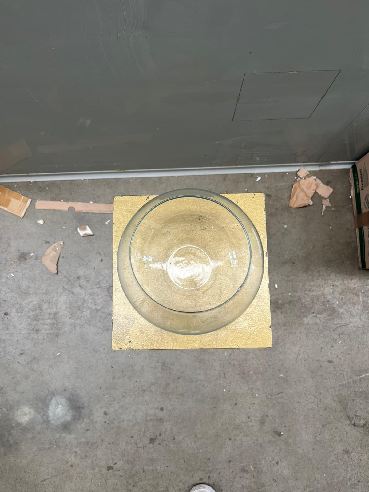 A - Vasetto sfera in vetro trasparente – H 16 cm  D 20 cm  - usato