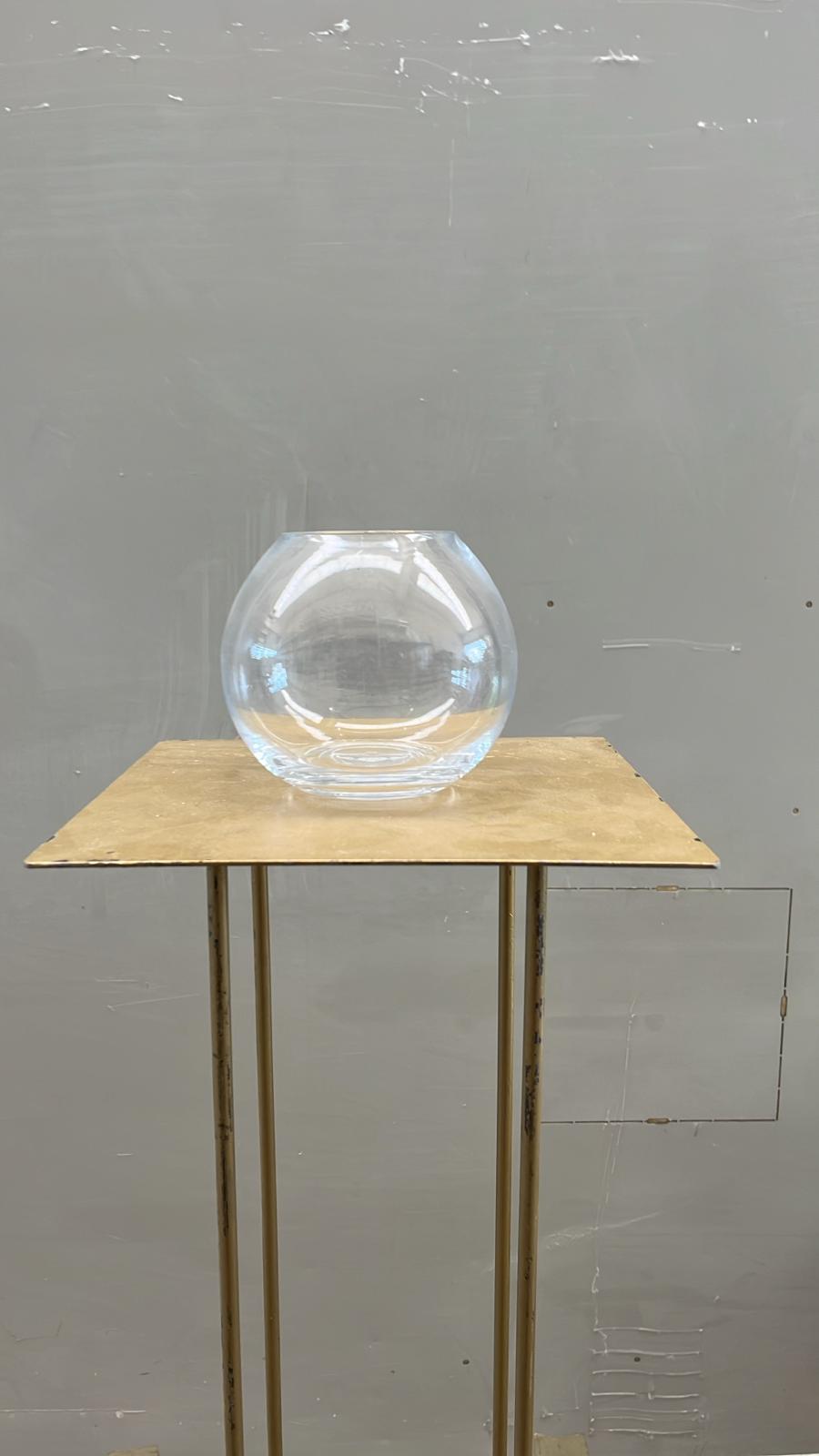 D - Vasetto sfera in vetro trasparente – H 11,5 cm D 13,5 cm D - usato