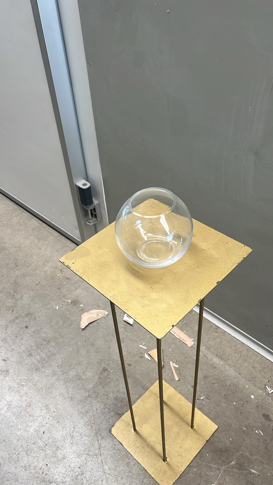 D - Vasetto sfera in vetro trasparente – H 11,5 cm D 13,5 cm D - usato