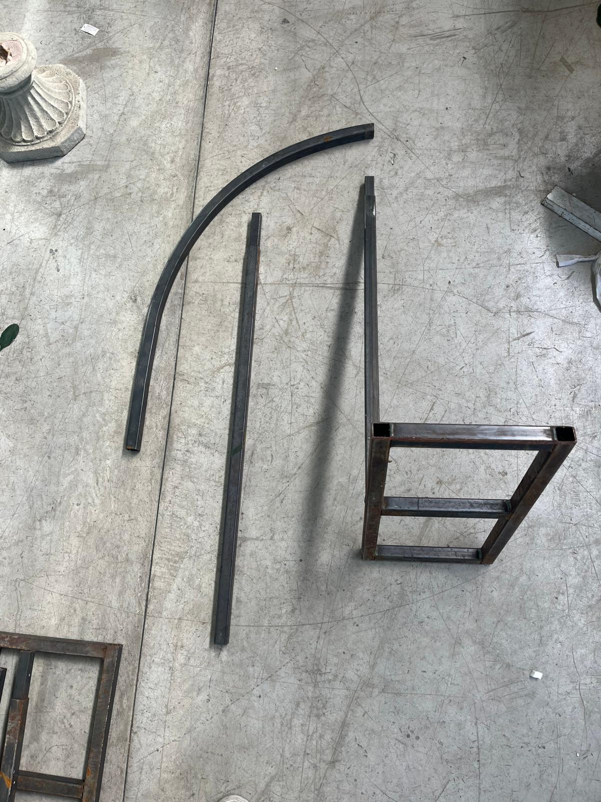 Arco A - in metallo - usato