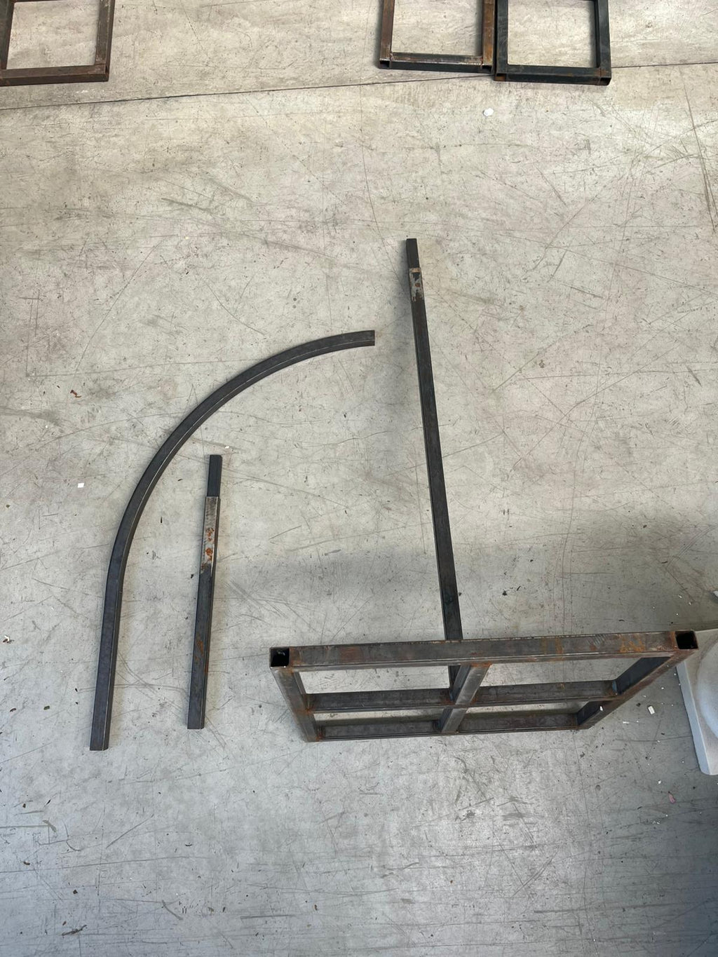 Arco B - in metallo - usato