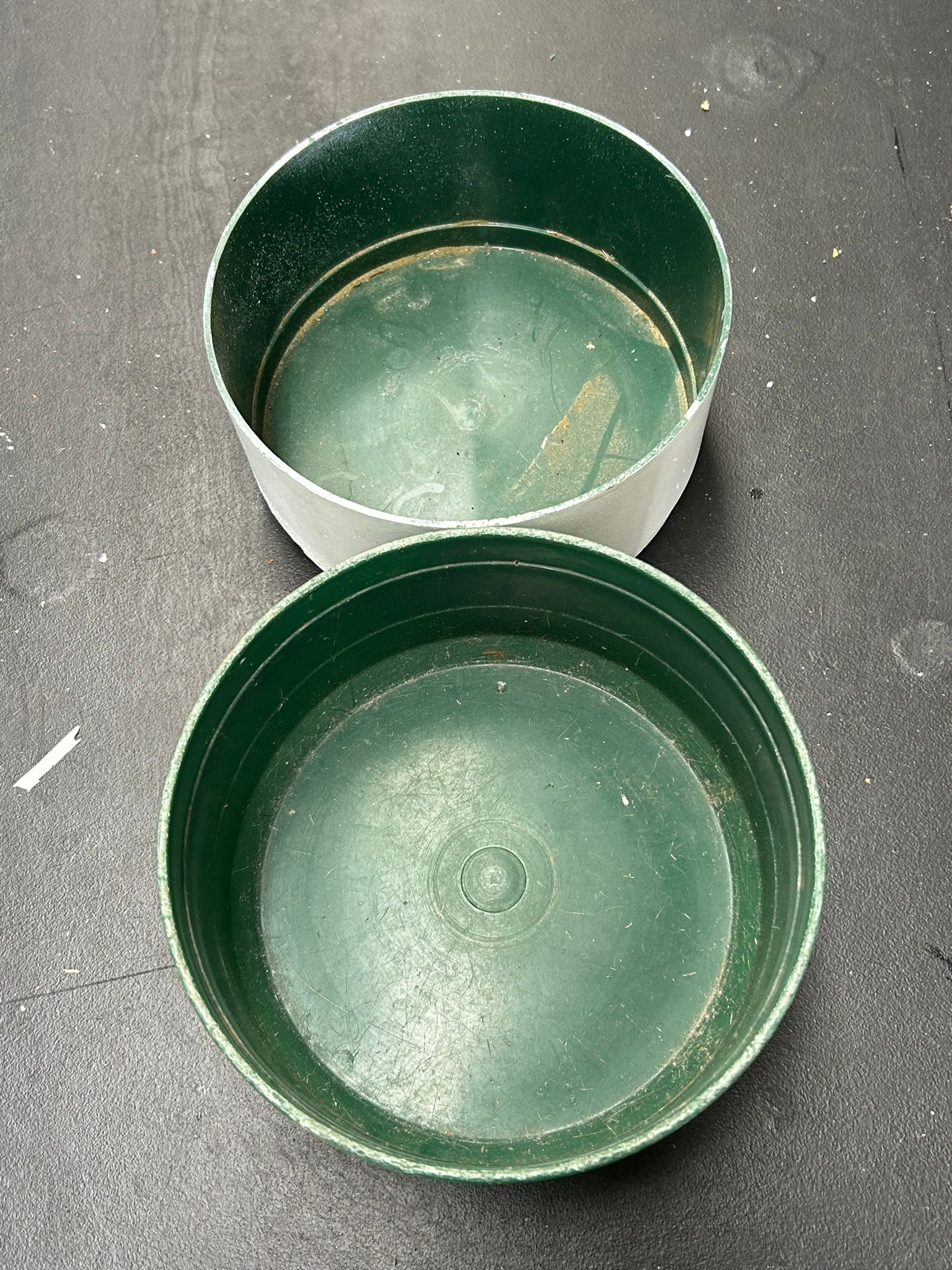 Ciotola portaspugna cilindrica – Ø18 cm H8 cm – usato