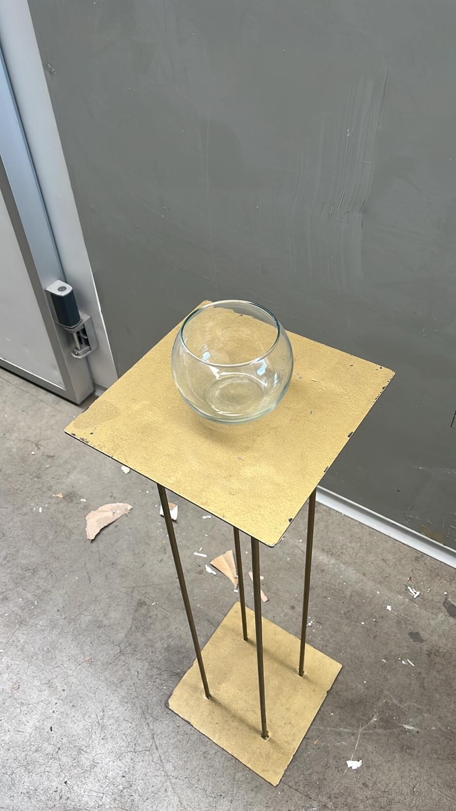 C - Vasetto sfera in vetro trasparente – H 9cm D 12 - usato