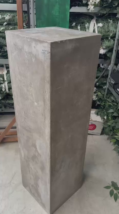 Pilastro / Alzata in cemento – H121 cm Base 35 cm – usato